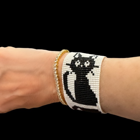 Beaded loom black cat bracelet whimsical adjustable gift for cat lover cat mom - Picture 7 of 8